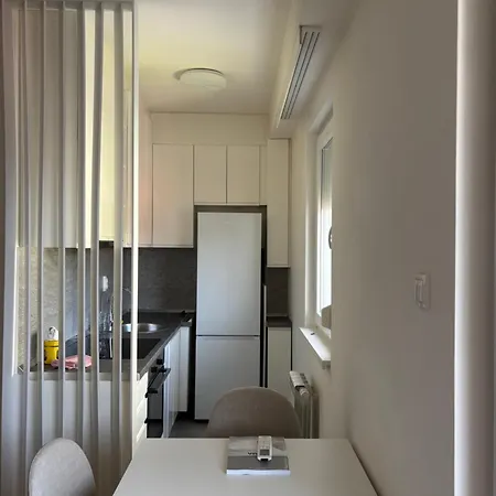 Apartment Alex شقة *
